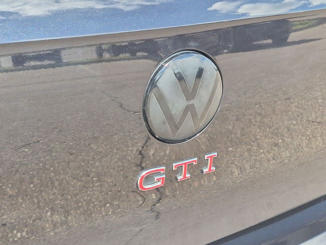 Used 2024 Volkswagen GTI SE FWD image 12
