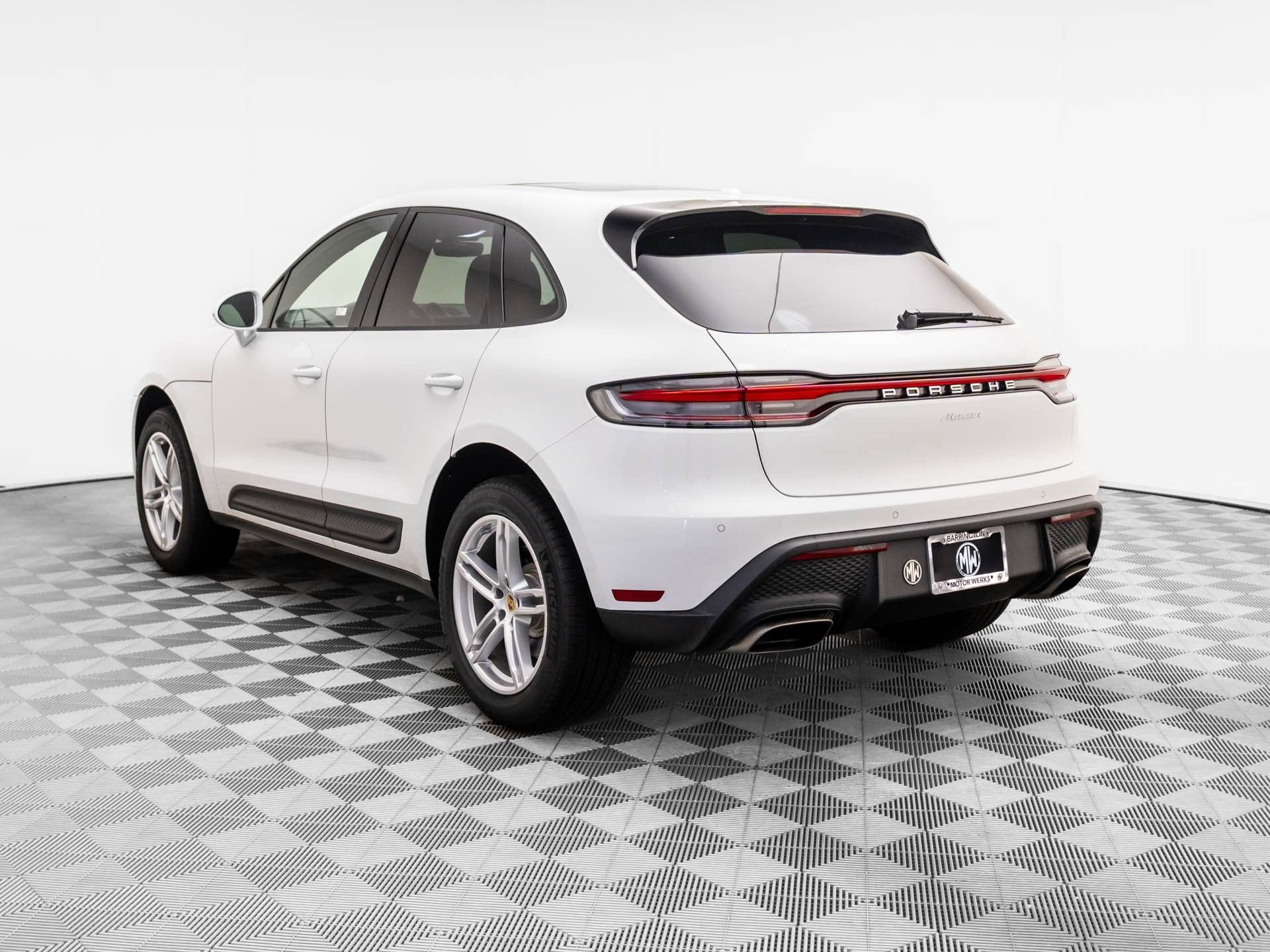 Certified 2026 Porsche Macan AWD/4WD video 3