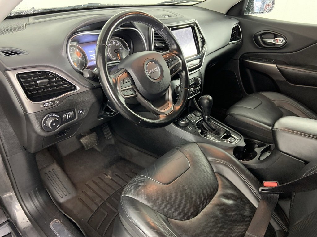 Used 2020 Jeep Cherokee Limited image 29
