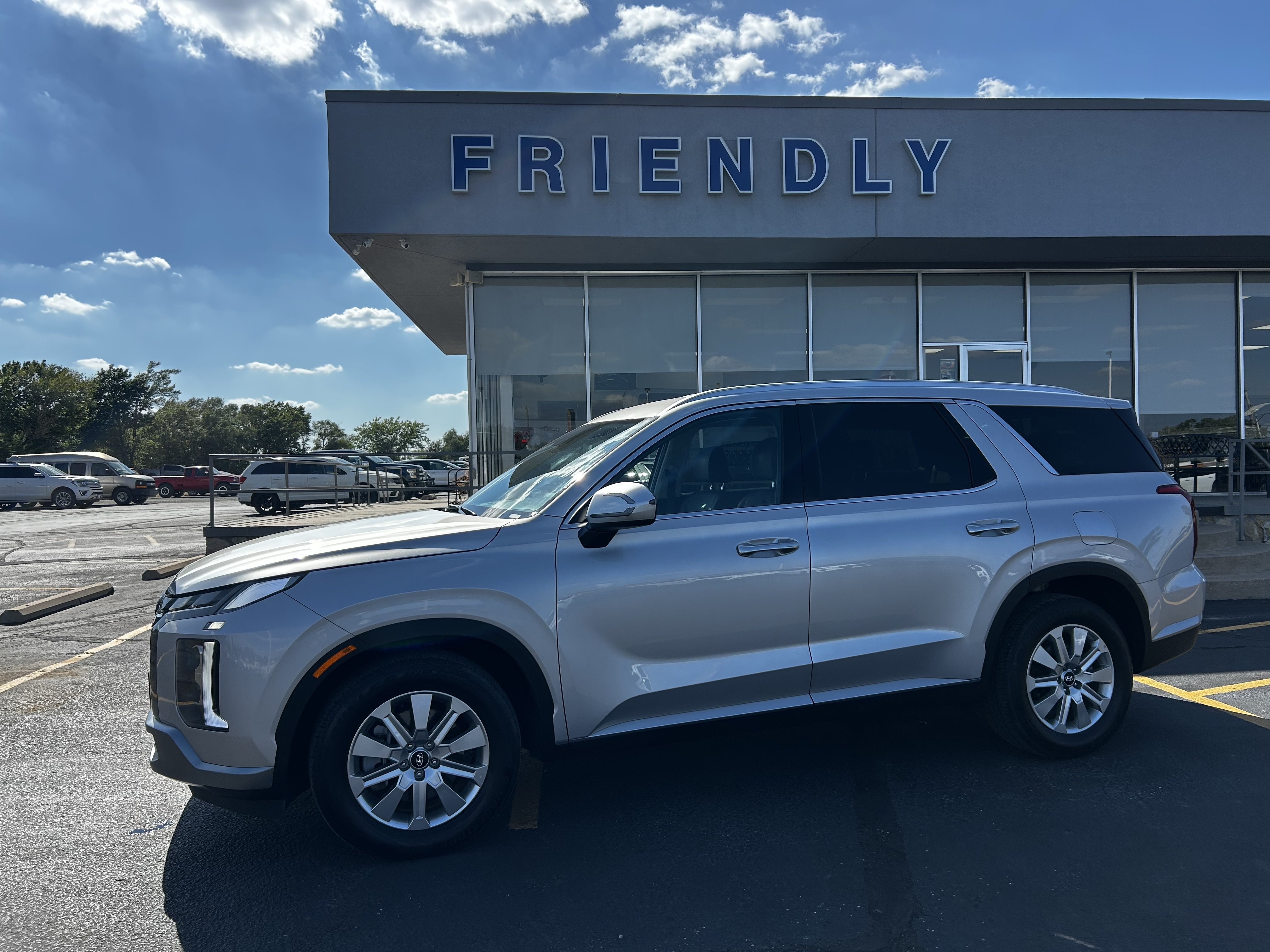 Used 2025 Hyundai Palisade SEL AWD/4WD image 2