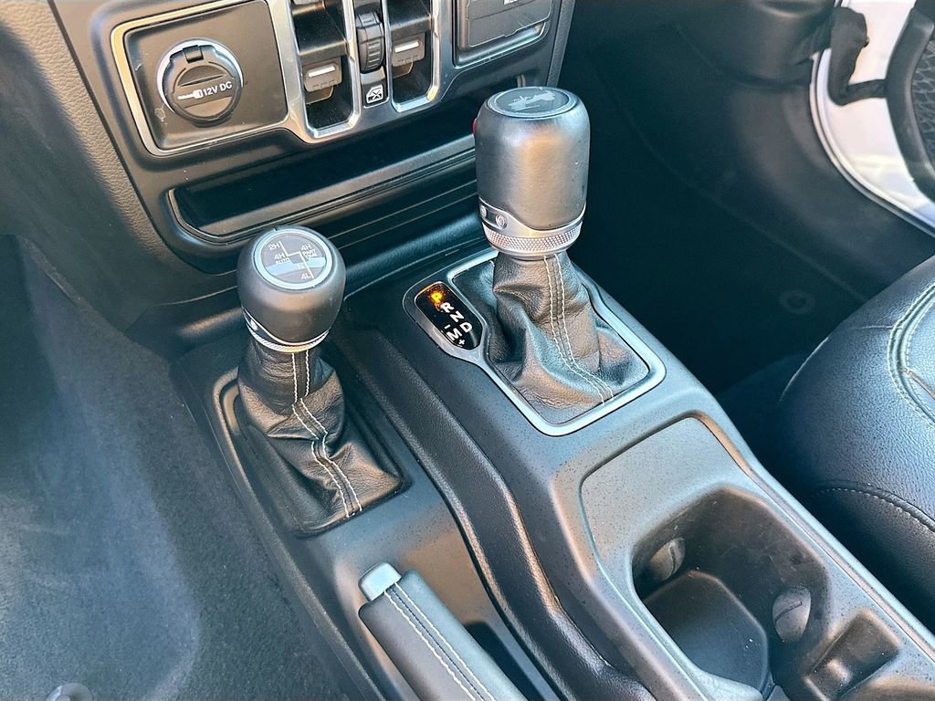 Used 2023 Jeep Wrangler Unlimited Sahara w/ Cold Weather Group image 18