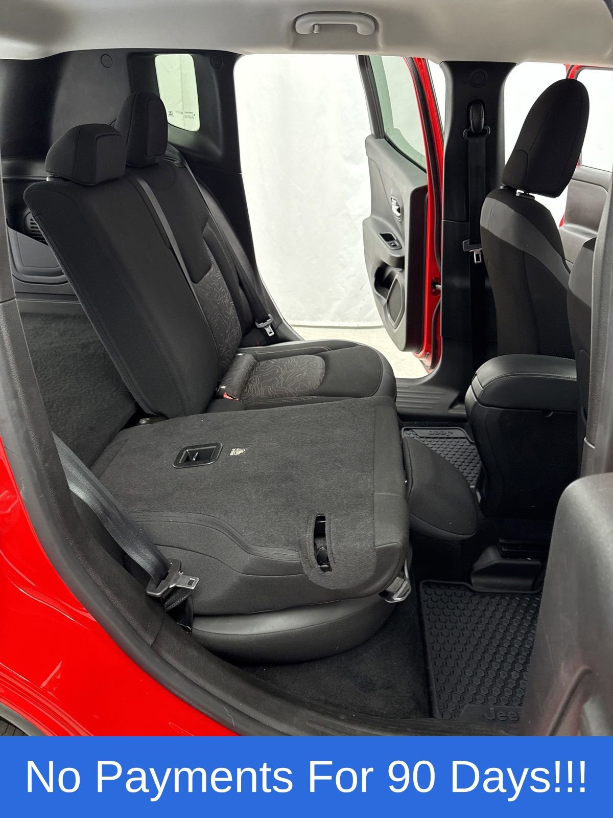Used 2023 Jeep Renegade Latitude image 35
