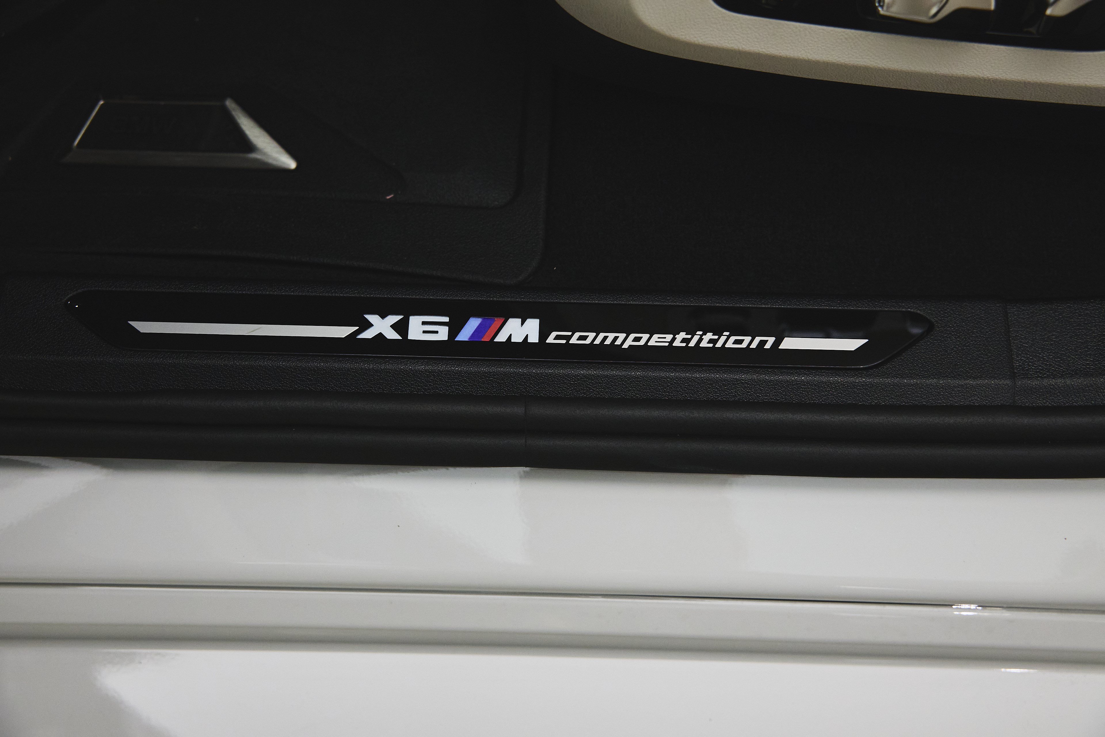 Used 2026 BMW X6 M Competition w/ Executive Package AWD/4WD image 43