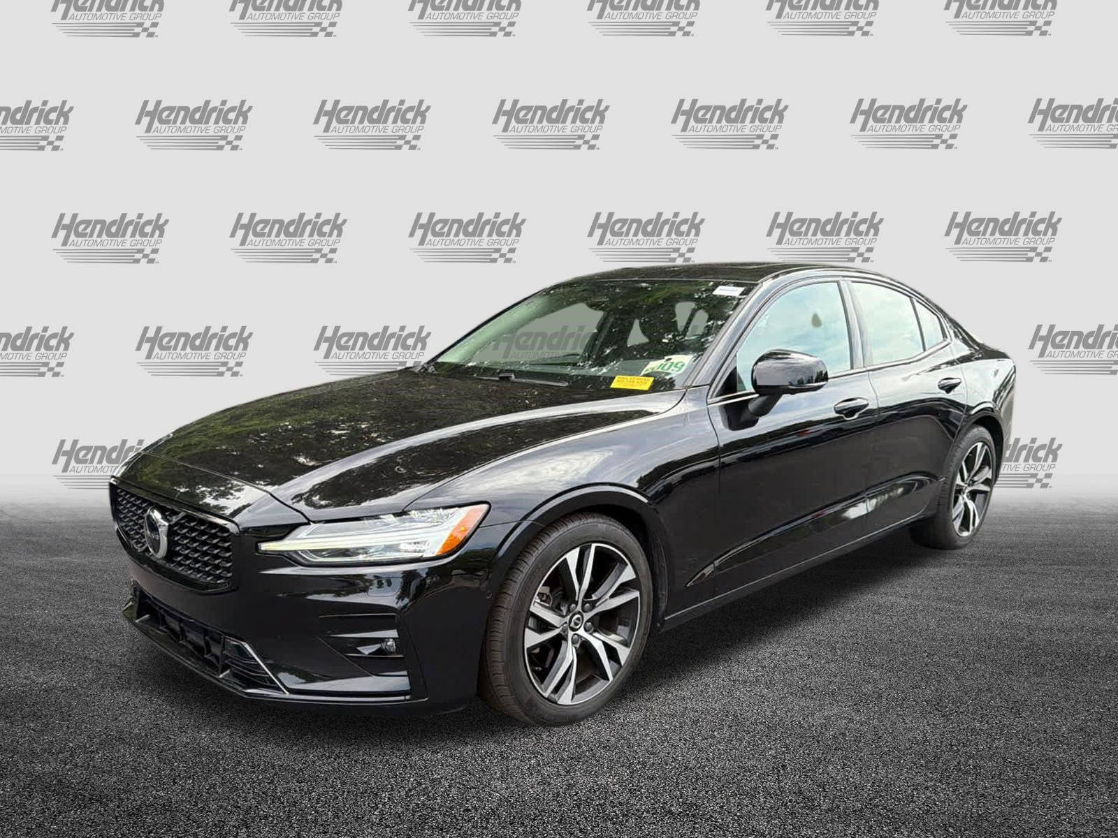 Used 2025 Volvo S60 B5 Plus FWD image 8
