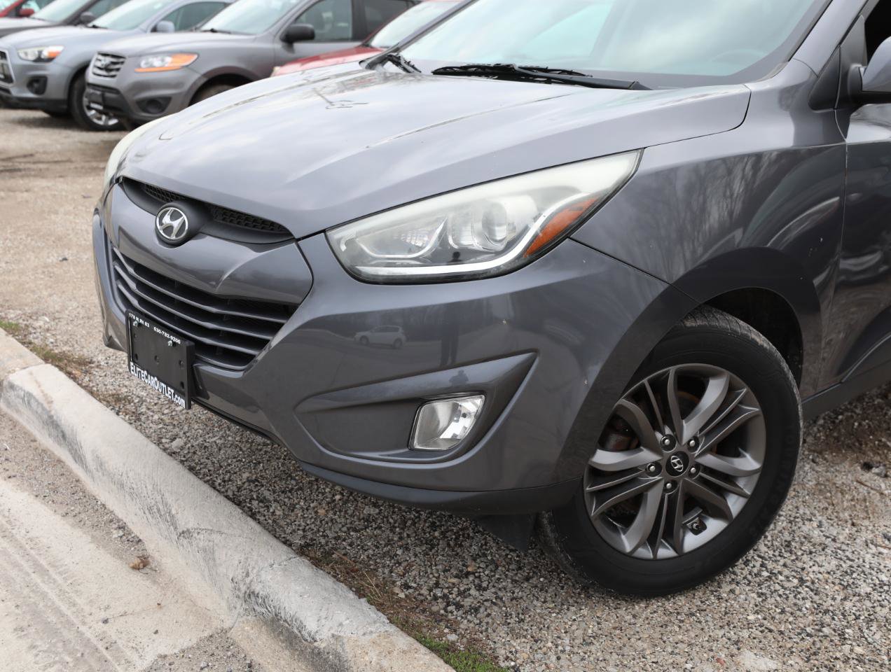 Used 2015 Hyundai Tucson SE AWD/4WD image 2