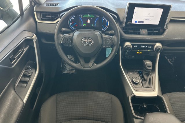 Certified 2025 Toyota RAV4 LE AWD/4WD image 18