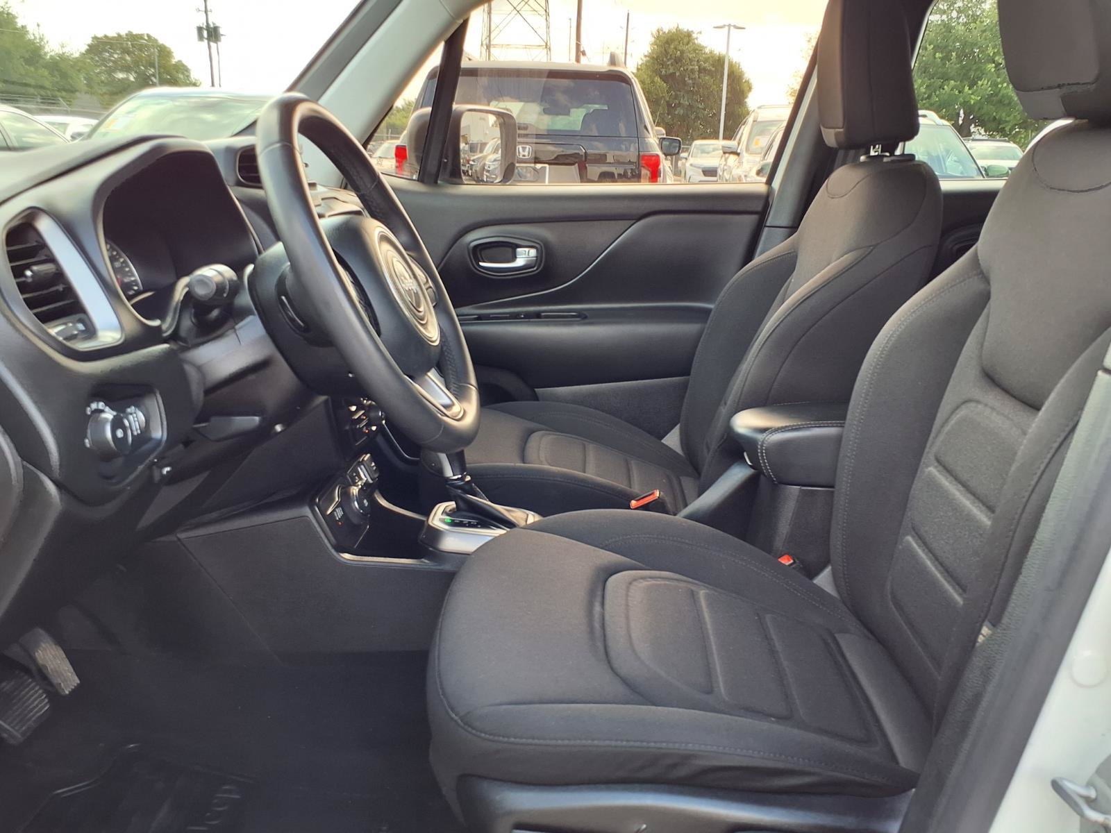 Used 2022 Jeep Renegade Latitude AWD/4WD image 17