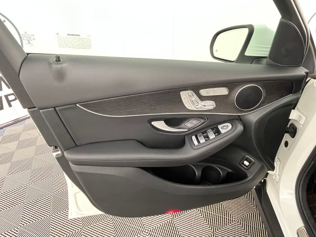 Used 2022 Mercedes-Benz GLC 300 4MATIC image 25