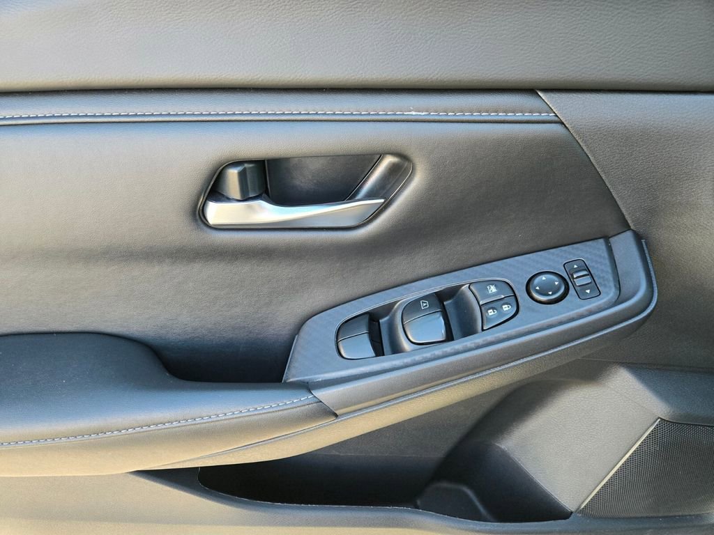 Certified 2024 Nissan Sentra SV FWD image 21