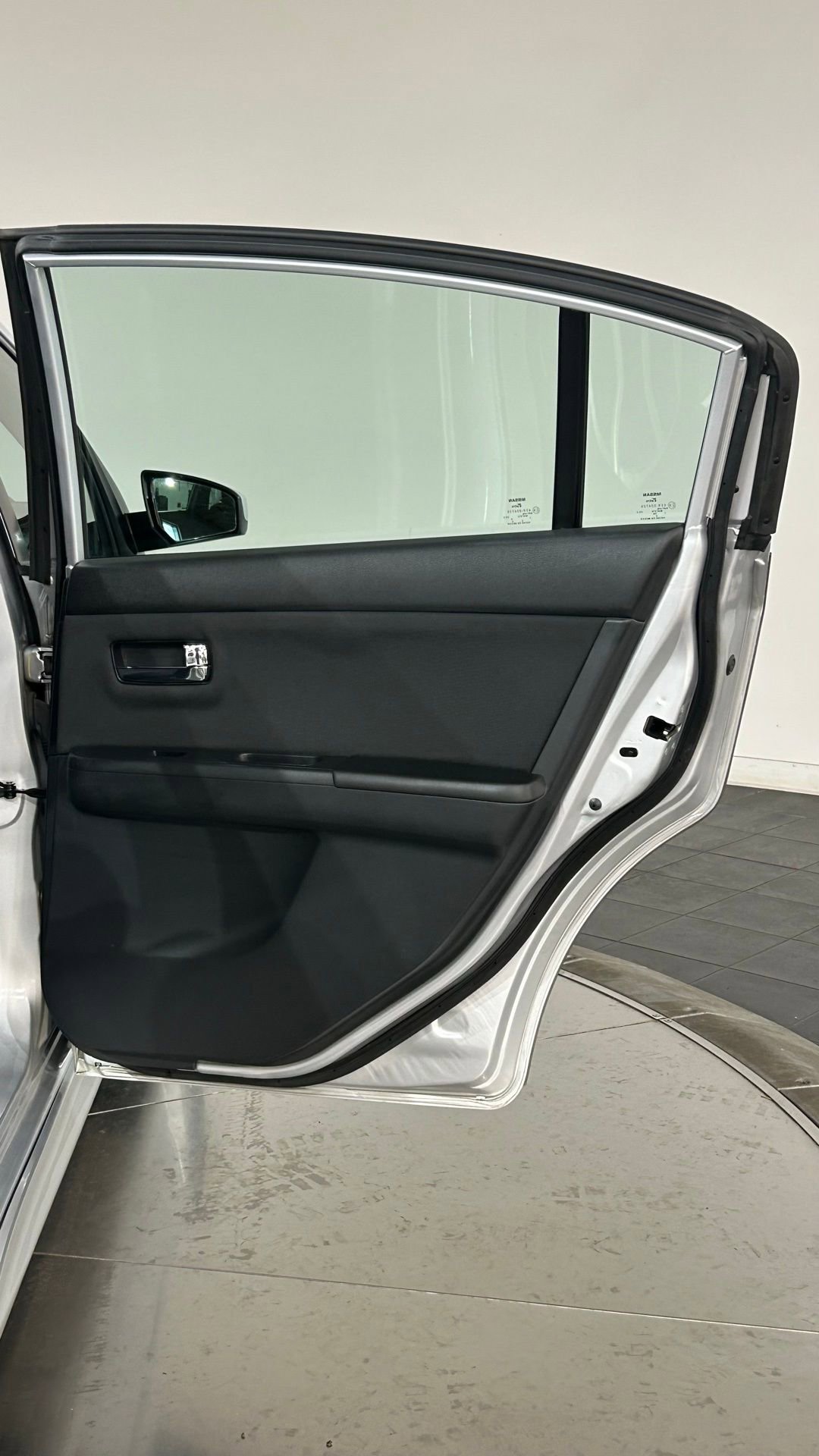 Used 2008 Nissan Sentra SE-R w/ Sunroof Pkg FWD image 46