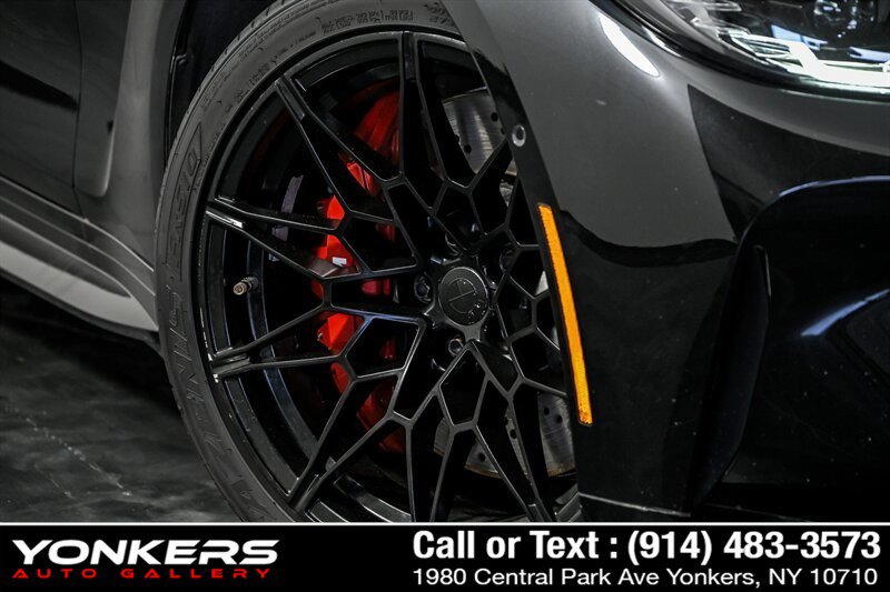 Used 2022 BMW M4 xDrive Competition w/ M Carbon Exterior Package AWD/4WD image 8