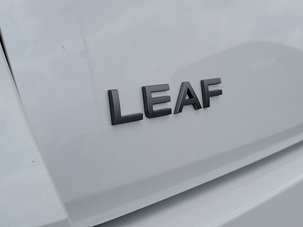 New 2026 Nissan Leaf SV+ w/ Floor Mat Package (SV+) FWD image 17