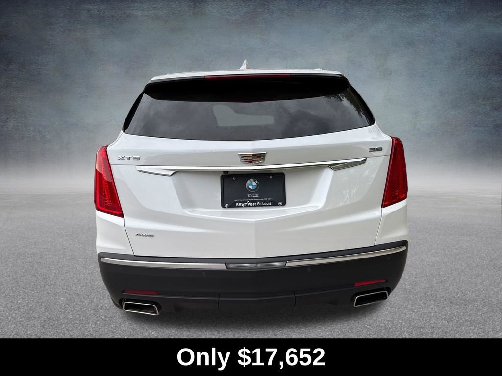 Used 2017 Cadillac XT5 Premium Luxury w/ Advanced Security Package AWD/4WD image 4