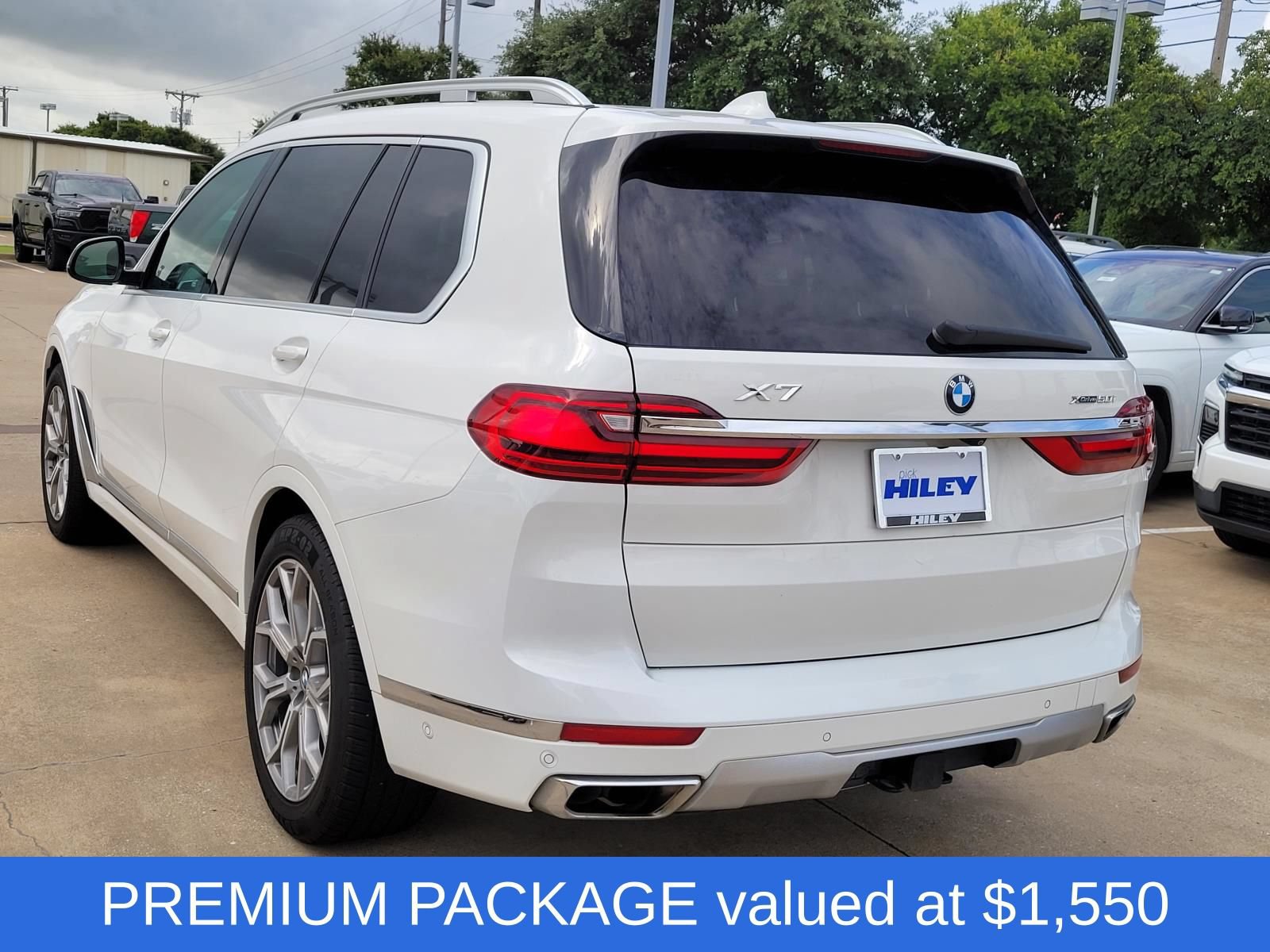 Used 2019 BMW X7 xDrive50i w/ Premium Package AWD/4WD image 3