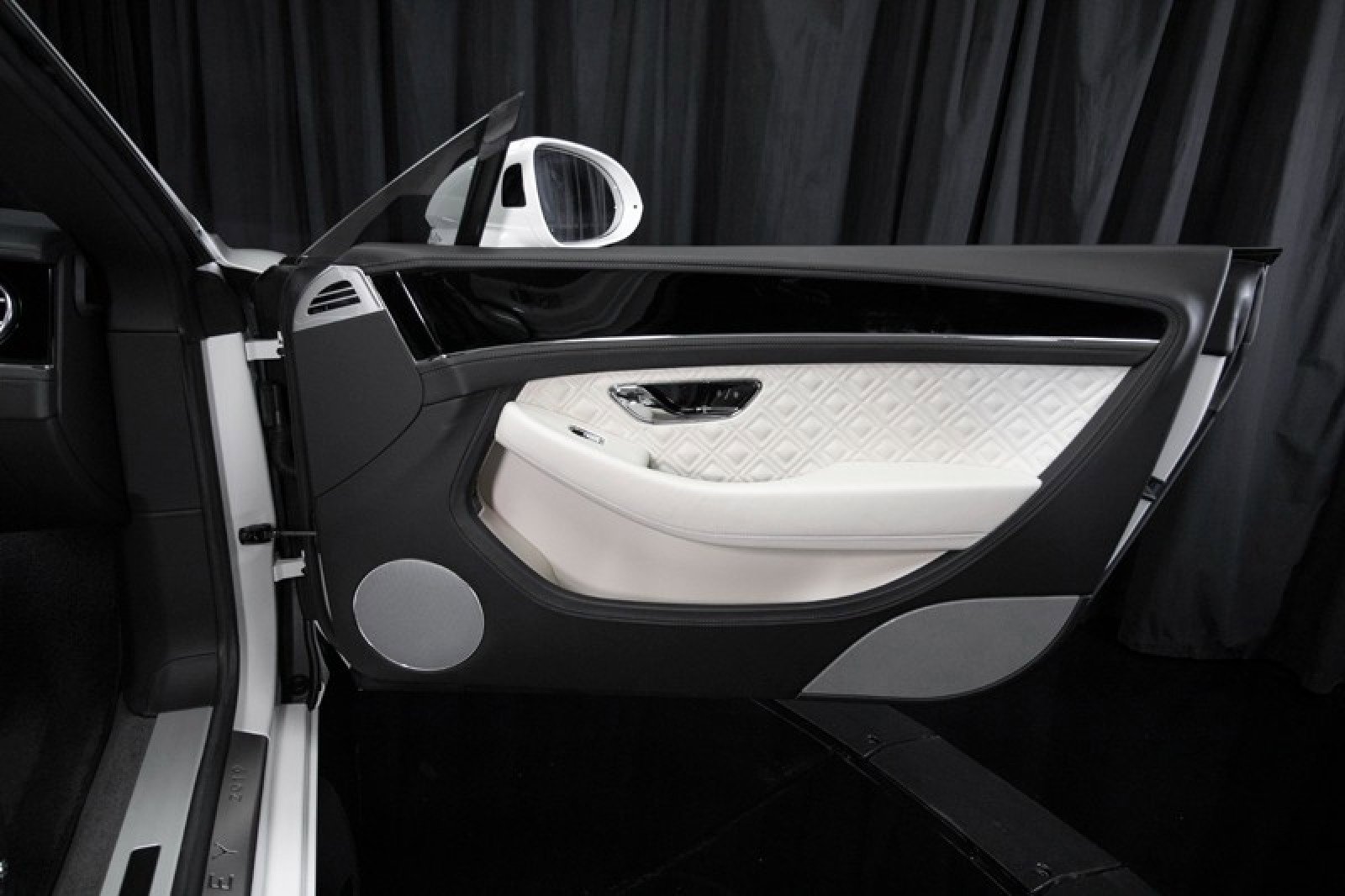 Used 2020 Bentley Continental GT V8 First Edition image 39