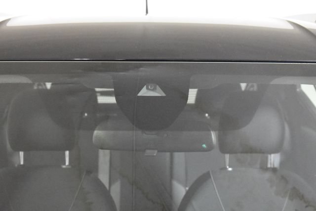 Used 2020 Nissan Kicks SV FWD image 35