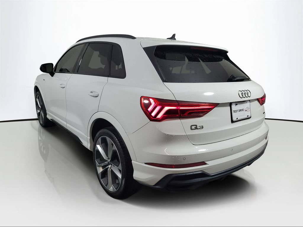 Used 2021 Audi Q3 2.0T Premium w/ Convenience Package AWD/4WD image 4