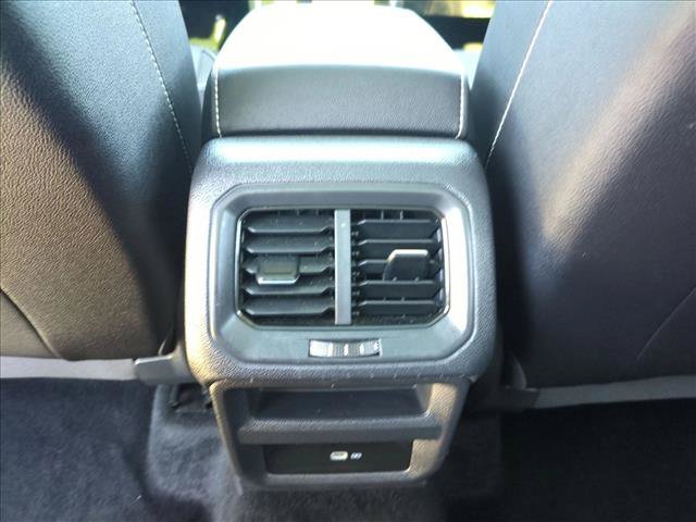 Used 2022 Volkswagen Taos SE FWD image 17