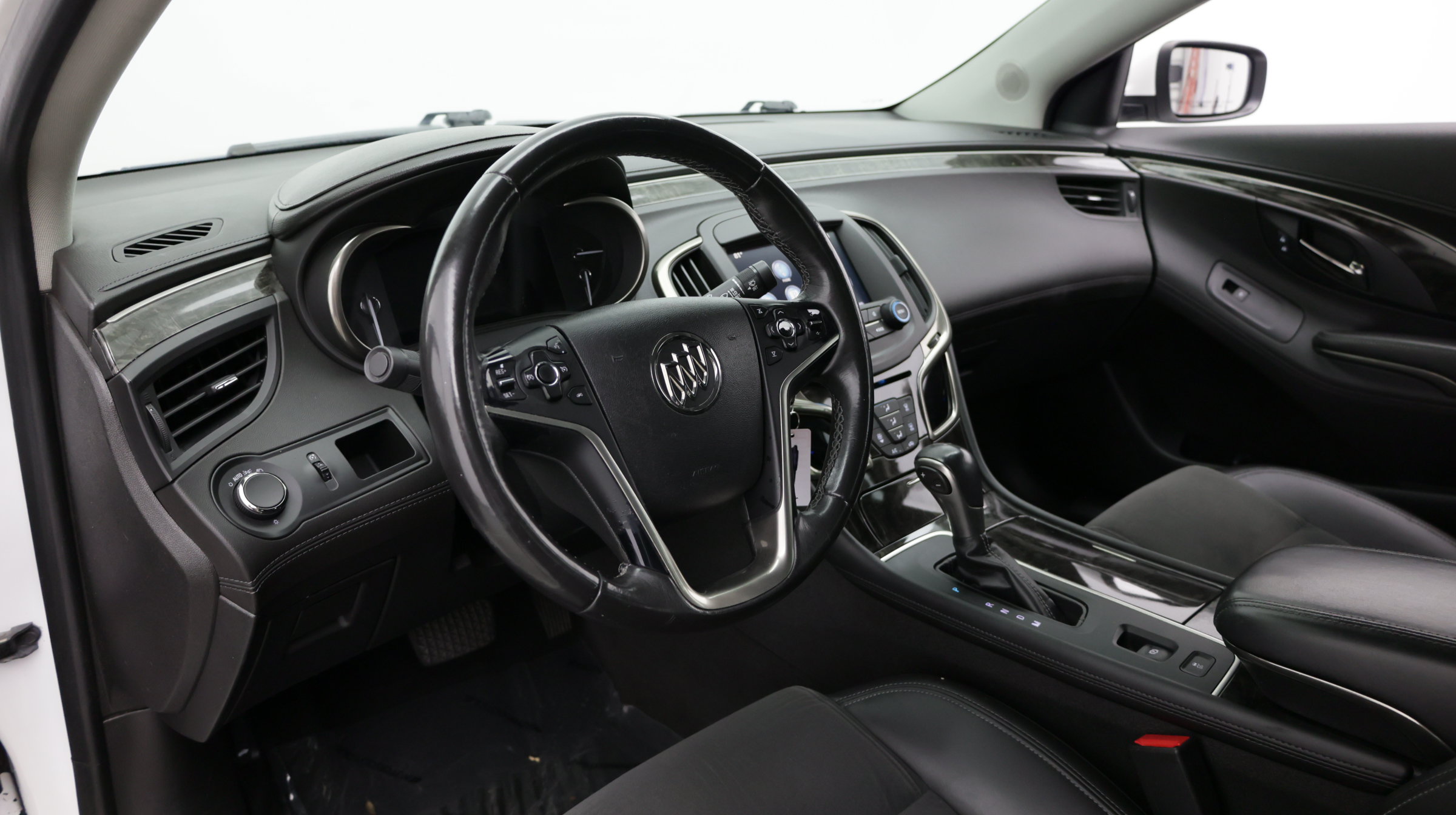 Used 2016 Buick LaCrosse FWD image 10