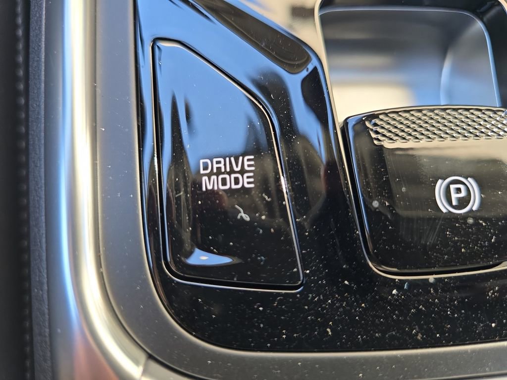 New 2026 Kia Carnival SX w/ SX Dark Edition Package image 11