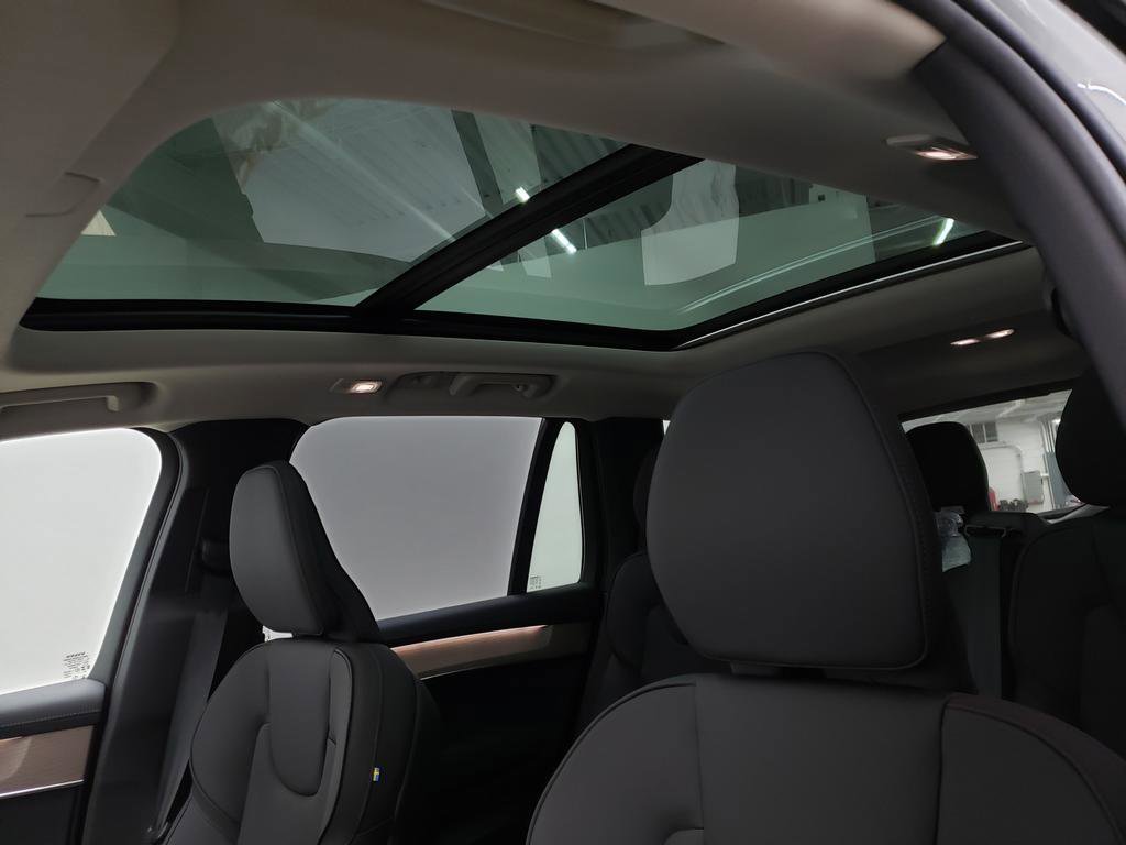 New 2026 Volvo XC90 B6 Plus w/ Protection Package Premier AWD/4WD image 7