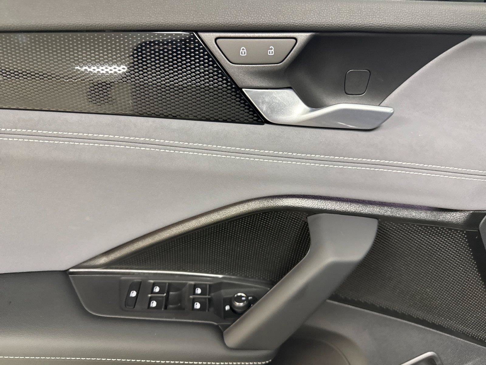 New 2026 Volkswagen Tiguan SE AWD/4WD image 10