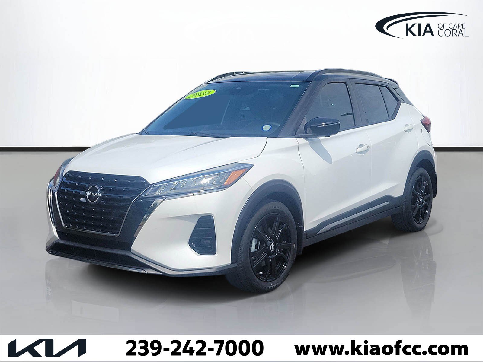 Used 2023 Nissan Kicks SR w/ SR Premium Package FWD image 3