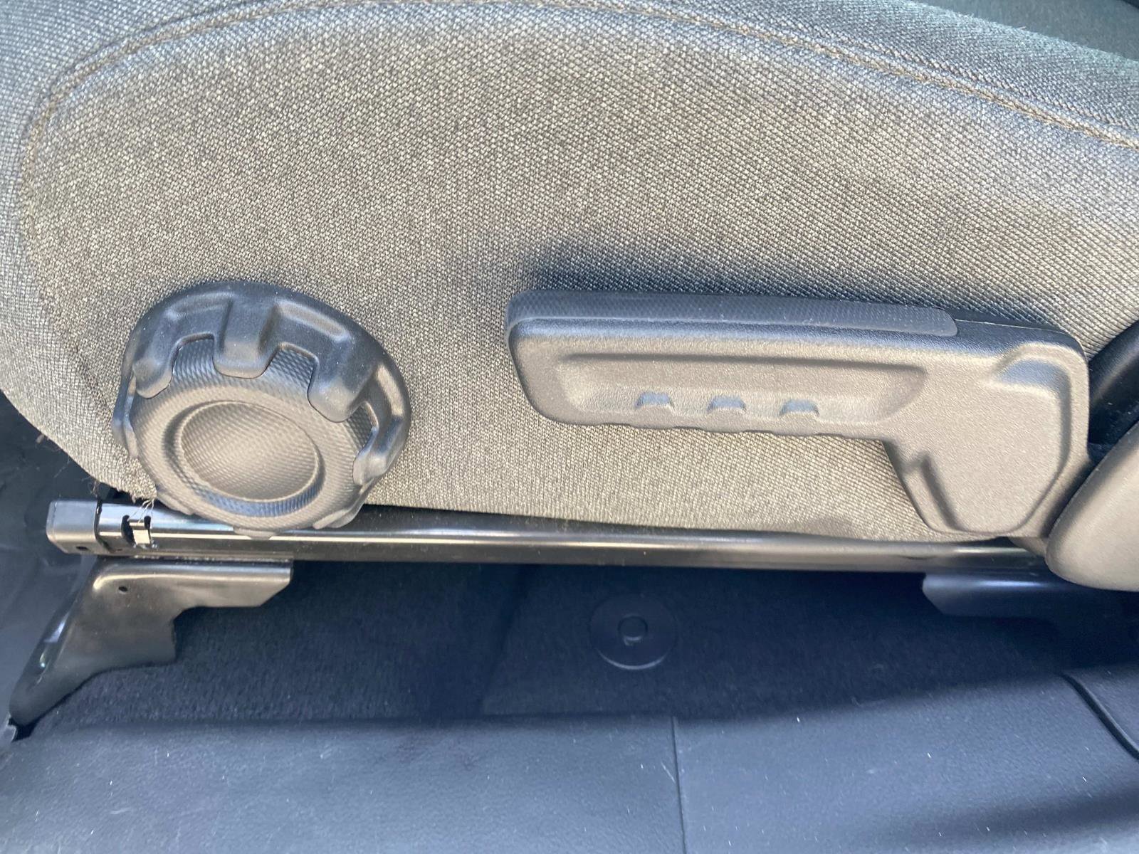 Used 2024 Jeep Wrangler Unlimited Sahara w/ Dual Top Group AWD/4WD image 22