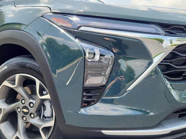 New 2026 Chevrolet Trax LT w/ LT Convenience Package FWD image 9