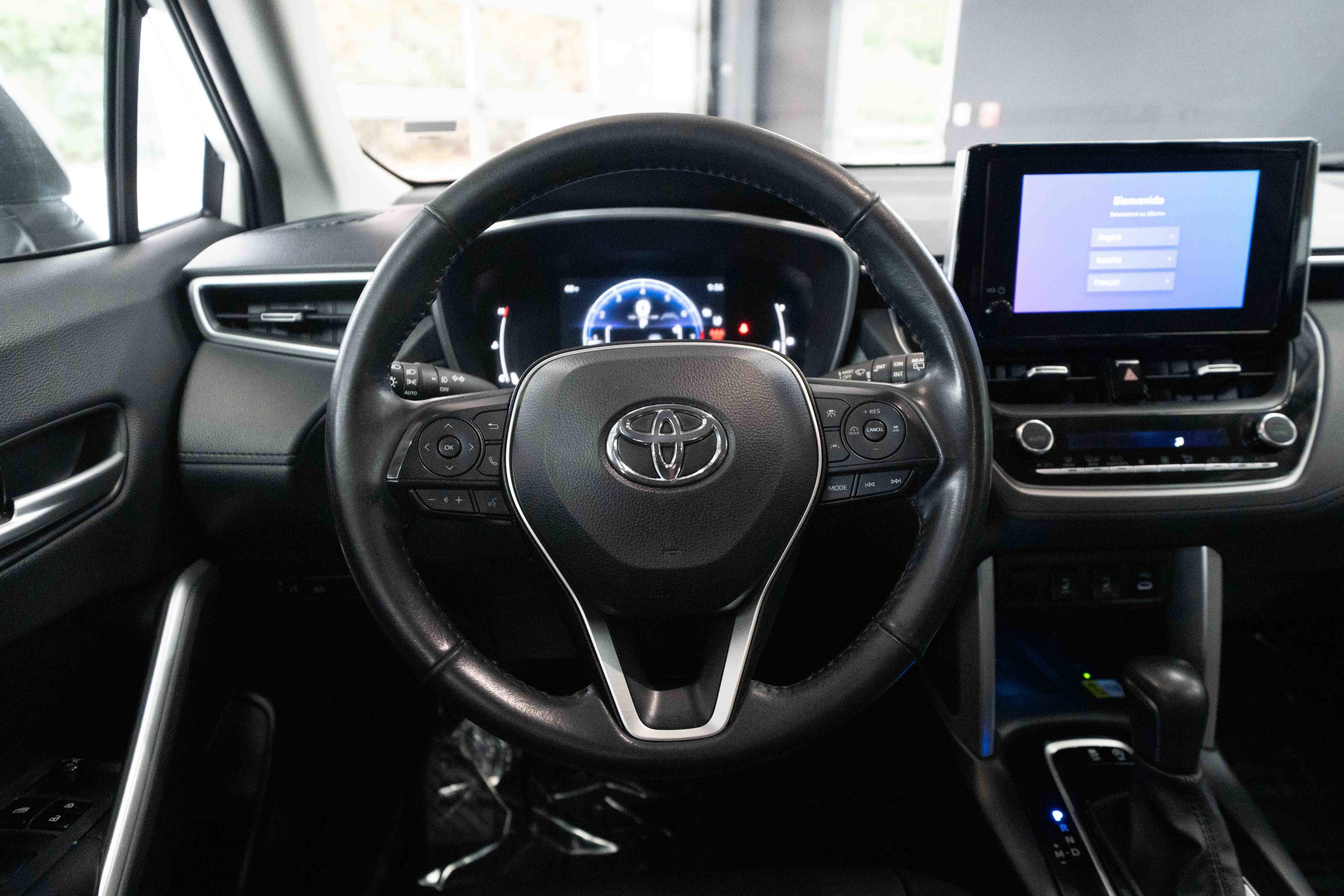 Used 2023 Toyota Corolla Cross XLE image 21