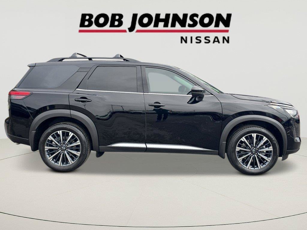 New 2026 Nissan Pathfinder Platinum AWD/4WD image 2