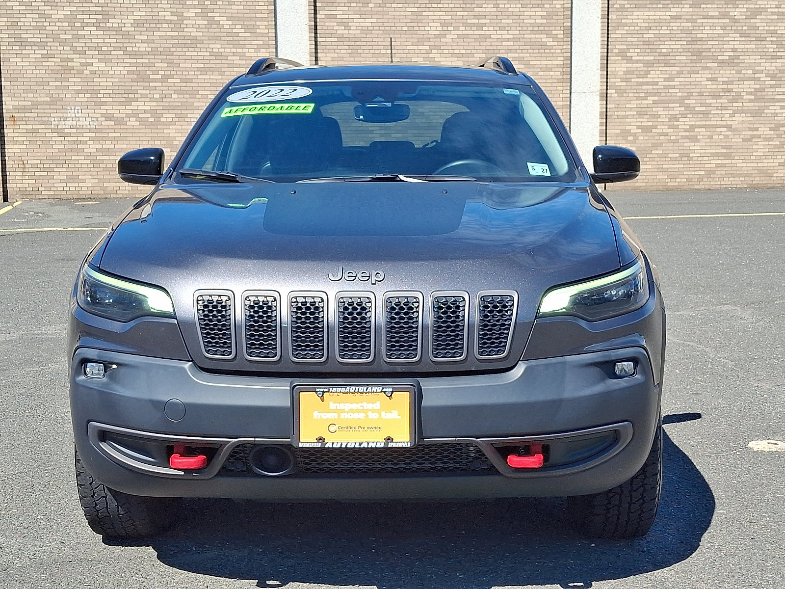 Used 2022 Jeep Cherokee Trailhawk w/ Comfort/Convenience Group AWD/4WD image 2