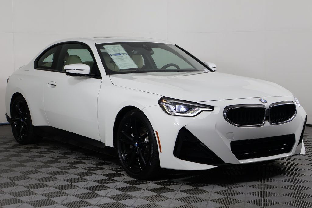 Certified 2024 BMW 230i Coupe w/ Premium Package RWD image 3