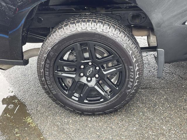 Used 2024 Chevrolet Silverado 1500 Custom w/ Turbomax Blackout Package AWD/4WD image 9