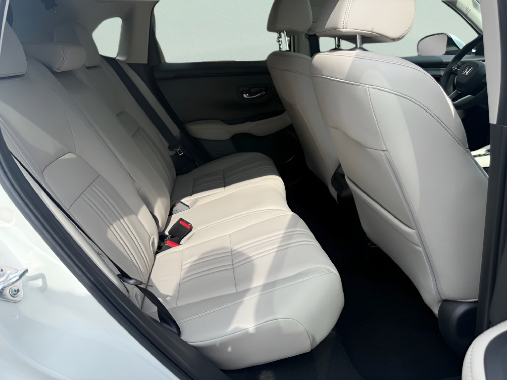 Used 2027 Honda HR-V EX-L image 12