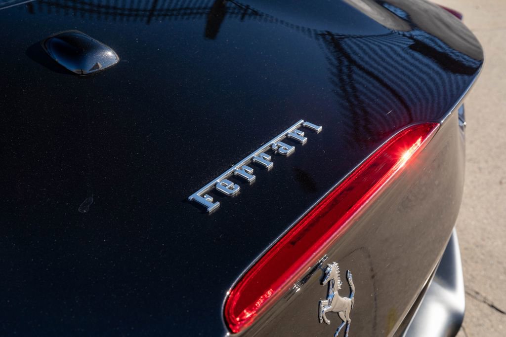 Certified 2022 Ferrari Portofino M image 13