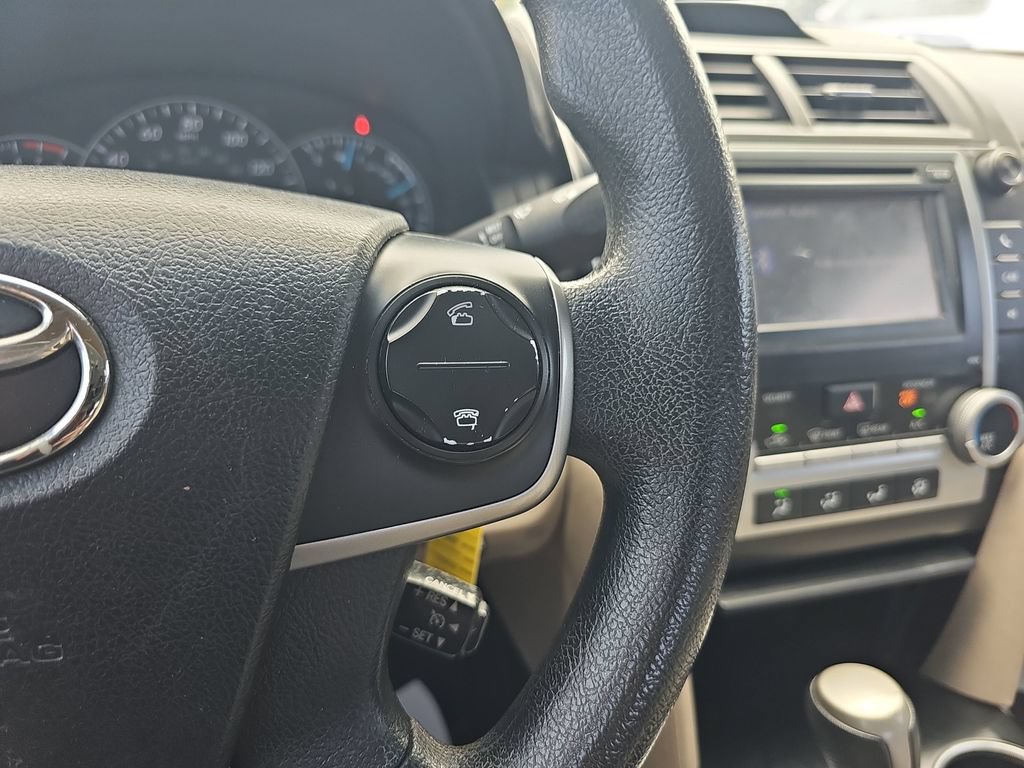Used 2013 Toyota Camry FWD image 18