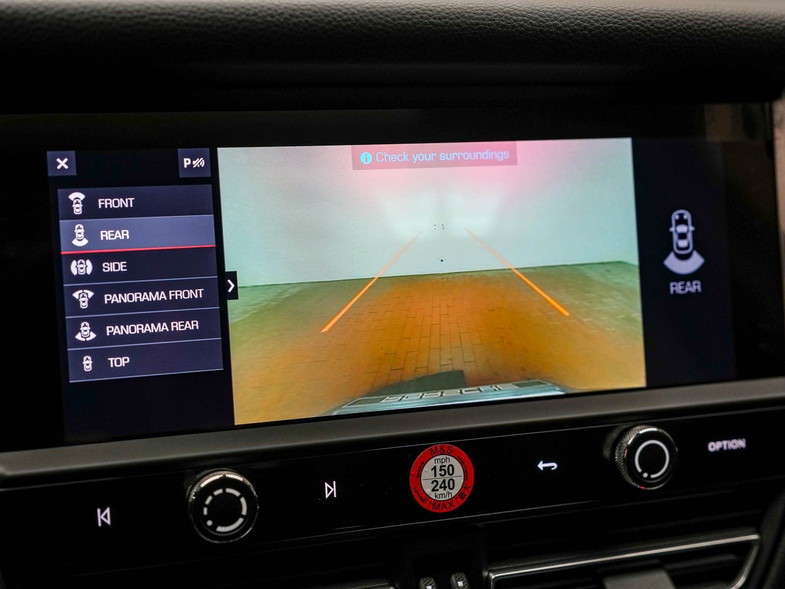 Certified 2025 Porsche Macan image 29