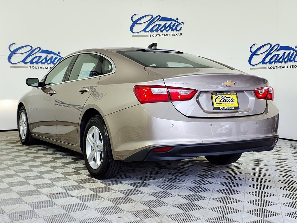 Used 2025 Chevrolet Malibu LS image 2
