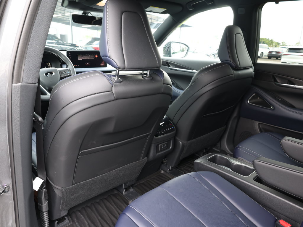 Certified 2026 INFINITI QX60 Sport w/ Dark Cargo Package AWD/4WD image 19
