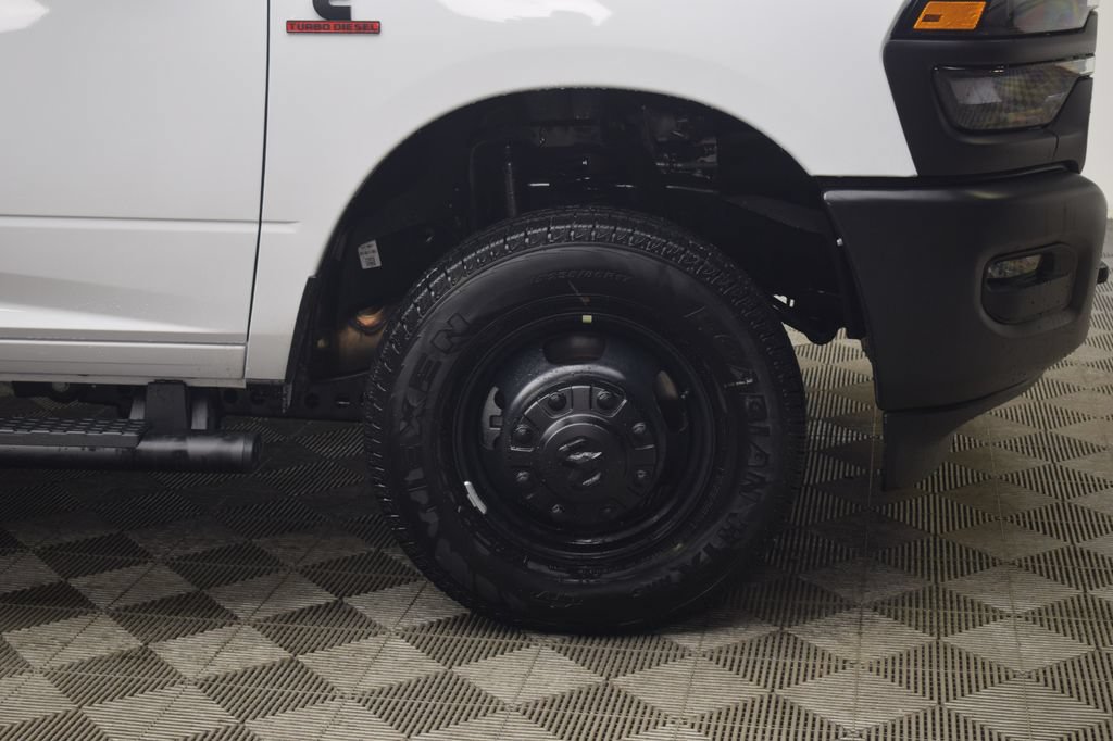 New 2026 RAM 3500 Tradesman AWD/4WD image 7