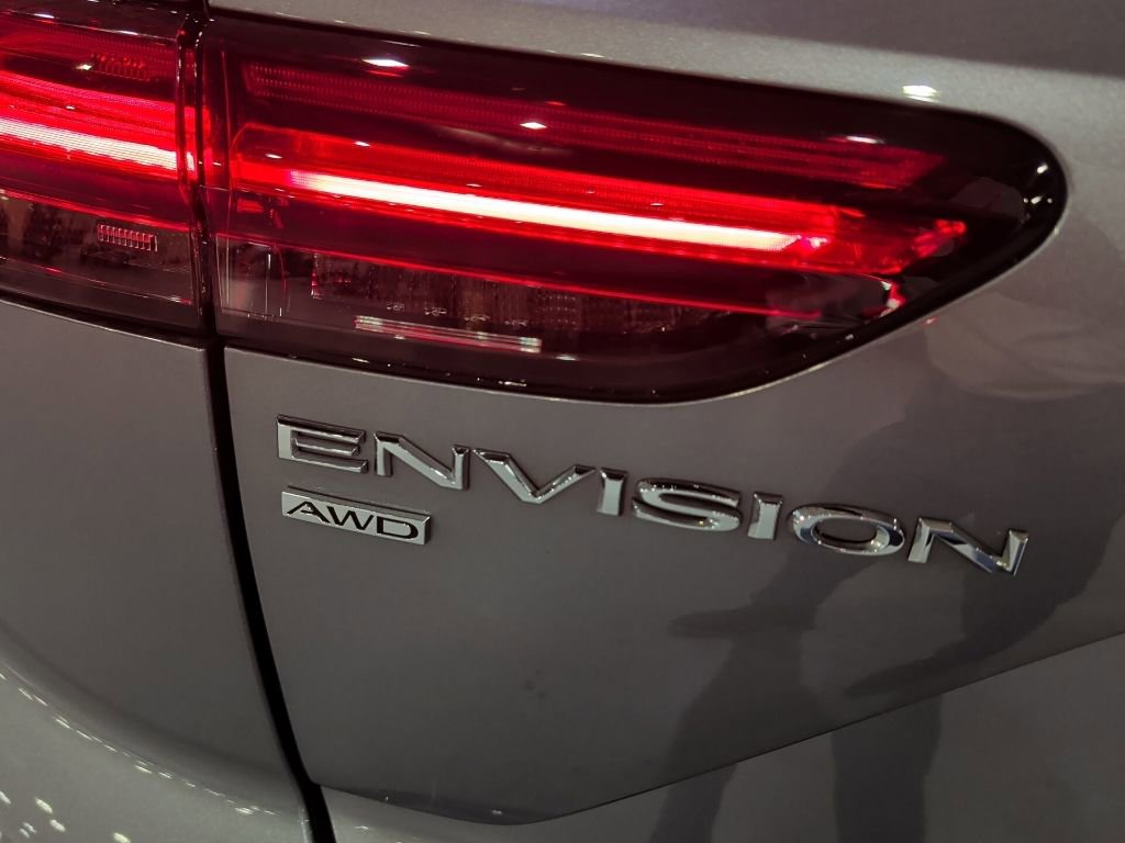 Used 2021 Buick Envision Essence w/ Technology Package I AWD/4WD image 17