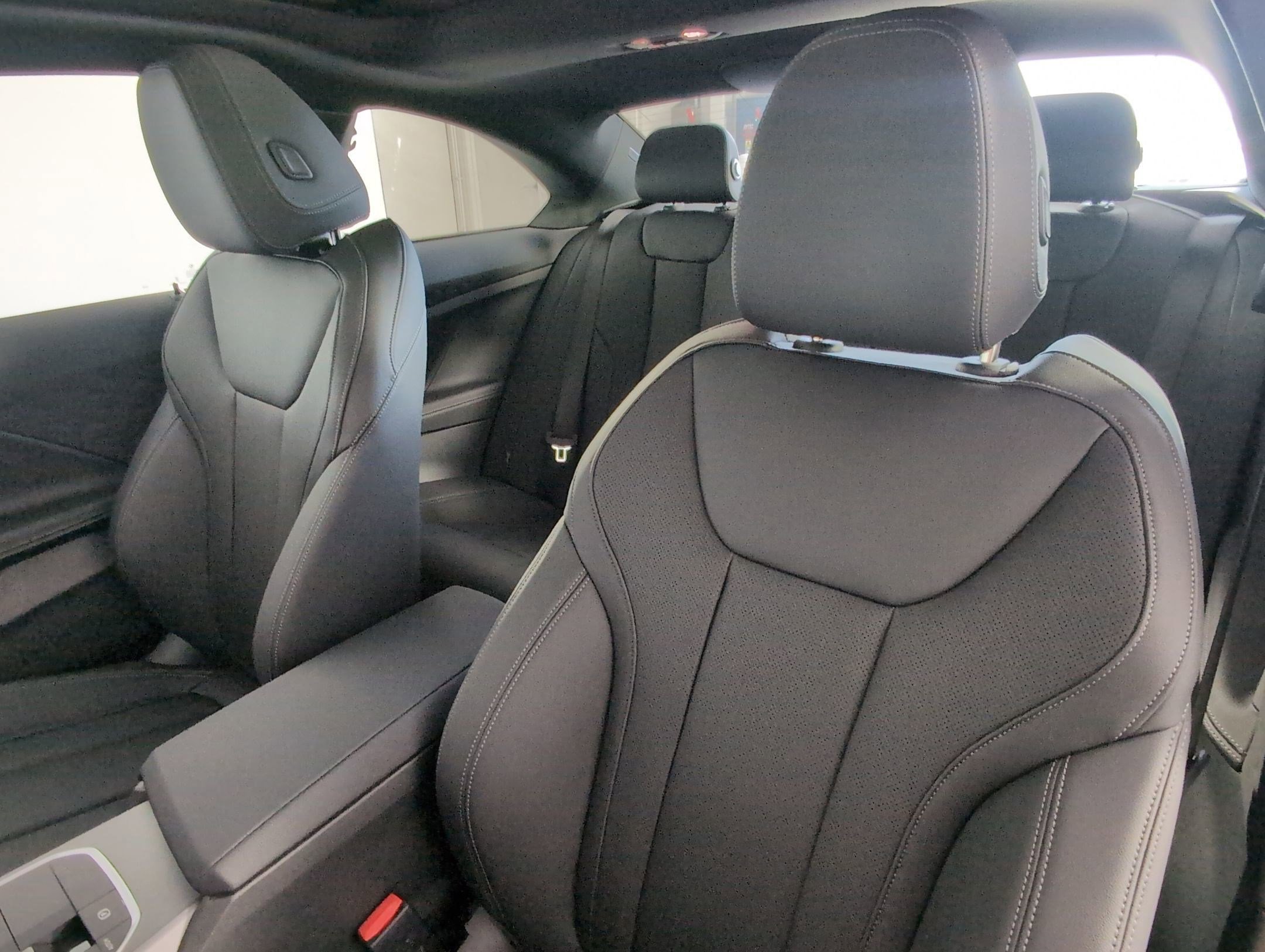 Used 2025 BMW 230i Coupe w/ Convenience Package image 23