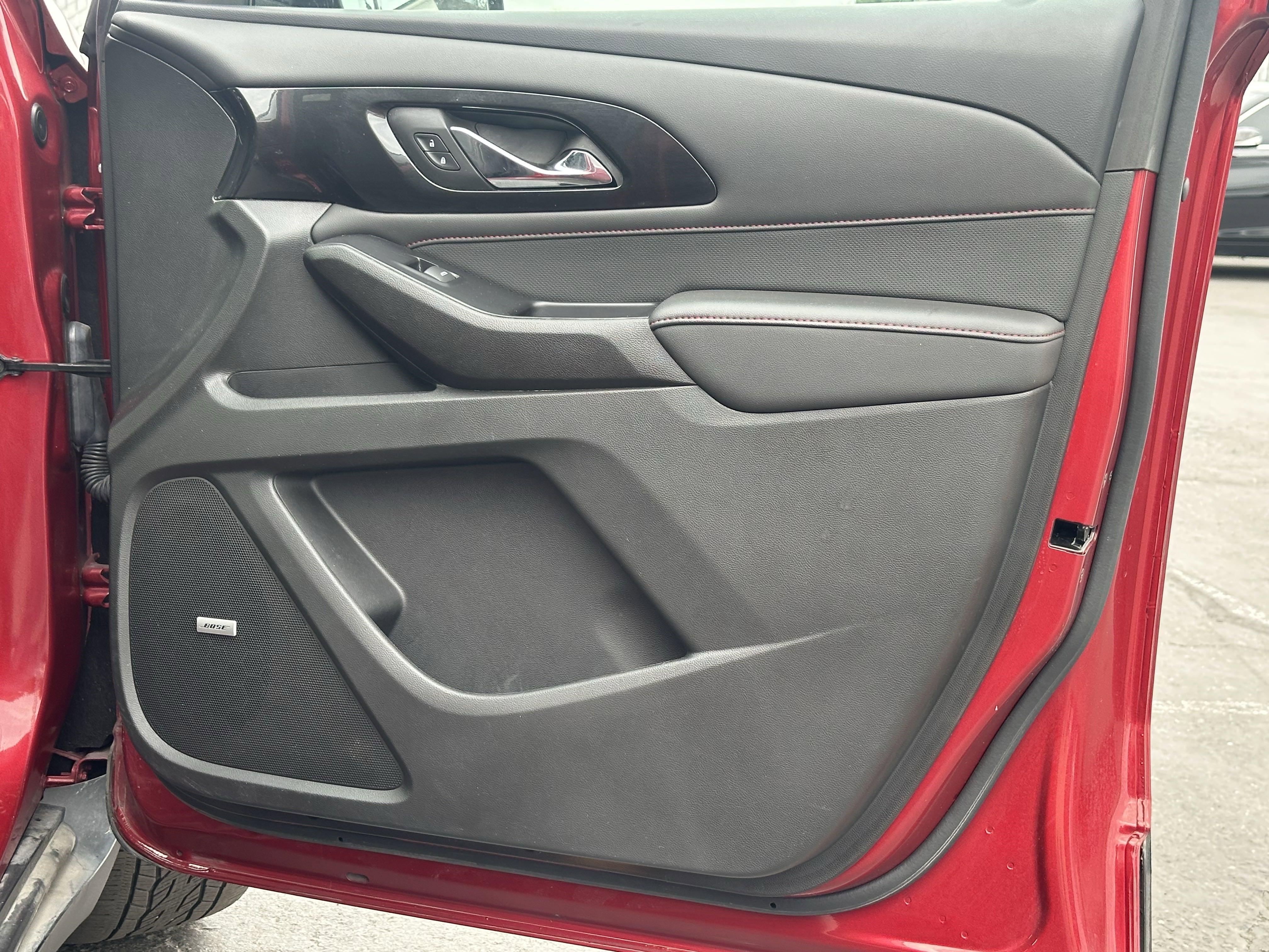 Used 2023 Chevrolet Traverse RS image 11