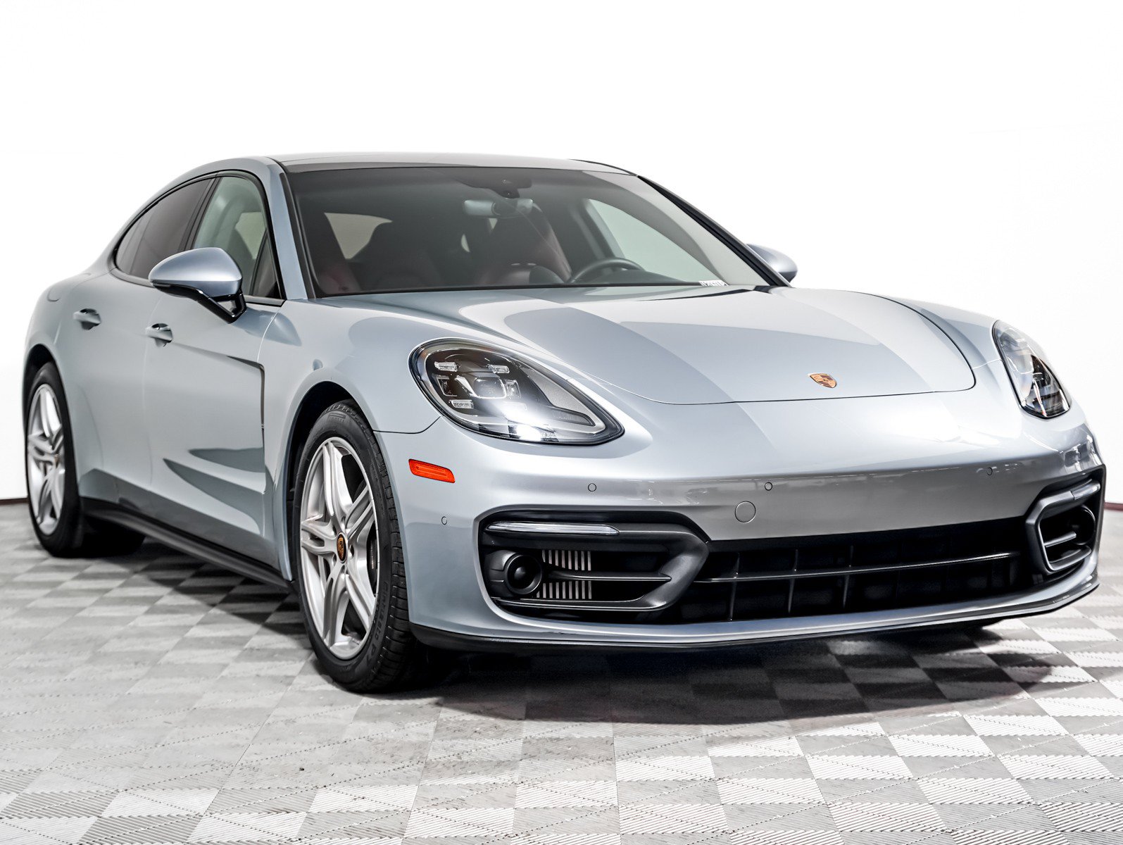 Certified 2023 Porsche Panamera 4 Platinum Edition AWD/4WD image 8