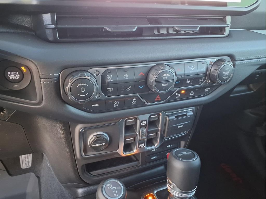 New 2026 Jeep Gladiator Sport AWD/4WD image 23