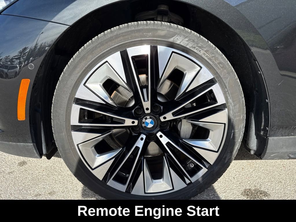 Used 2025 BMW 530i xDrive w/ Premium Package image 11