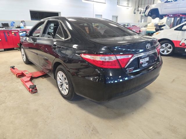 Used 2017 Toyota Camry LE image 4