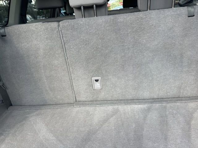 Used 2019 Toyota Highlander LE image 53