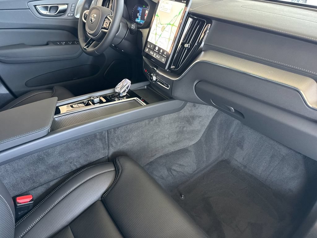 New 2026 Volvo XC60 T8 Ultra w/ Climate Package AWD/4WD image 15